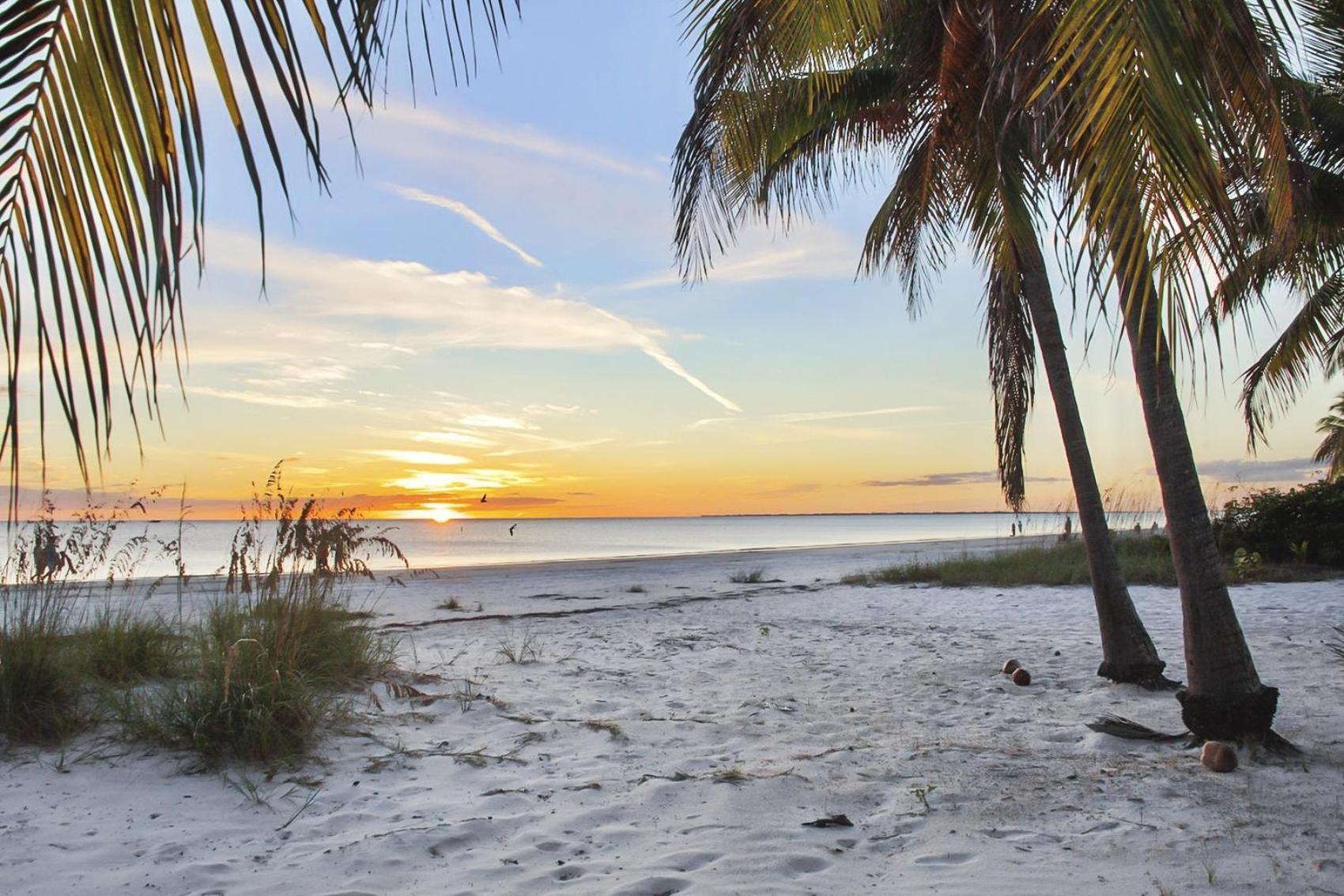 Funky Conch By Sun Palace Vacations Fort Myers Beach Exterior foto